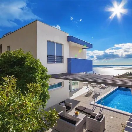 Blue With Pool And Sea View * Makarska